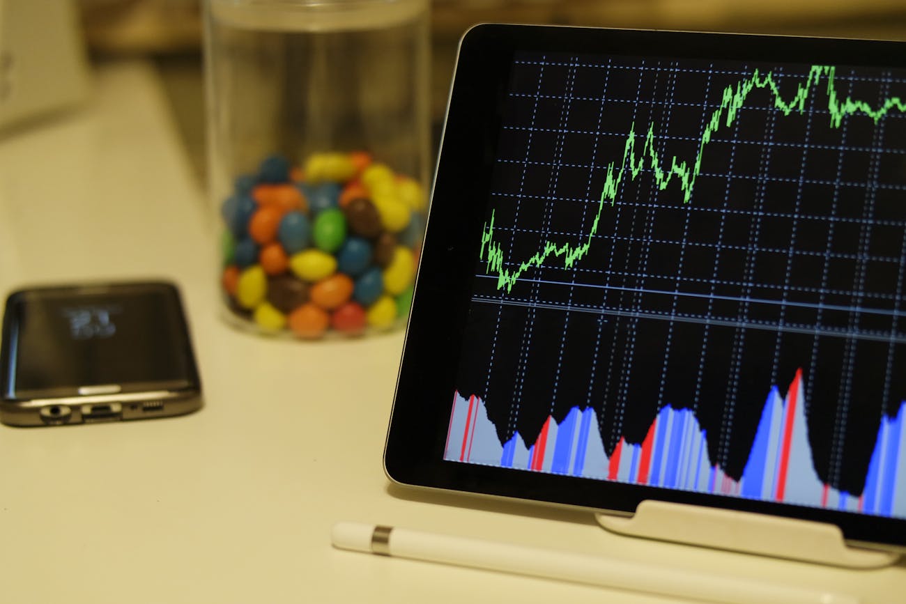 Distributed Ledger Technology with Its Advantages and Uses