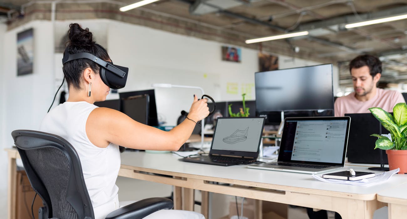 Virtual Reality: A Glimpse into Gaming and Entertainment